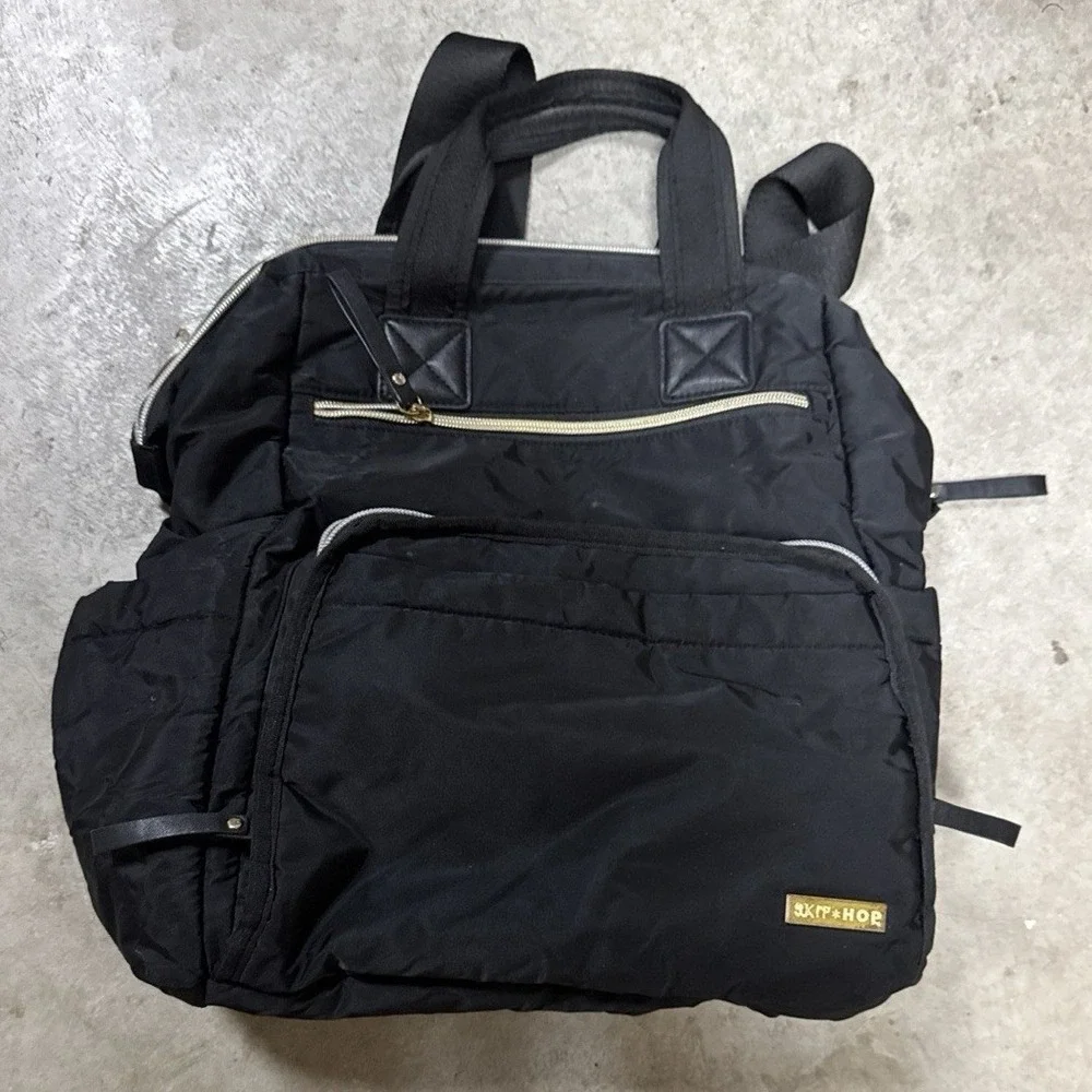 Skip Hop Mainframe Wide Open‎ Diaper Backpack Large Black Solid Nylon
